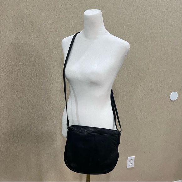 Margot Black Genuine Leather Crossbody Shoulder Bag Small Zip Closure Pockets - Picture 1 of 12